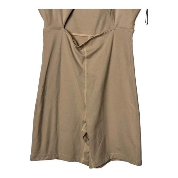 1565. WEWOREWHAT SLEEVELESS CUTOUT BODYSUIT WITH SHORT KEYHOLE IN FRONT BEIGE - Picture 4 of 10